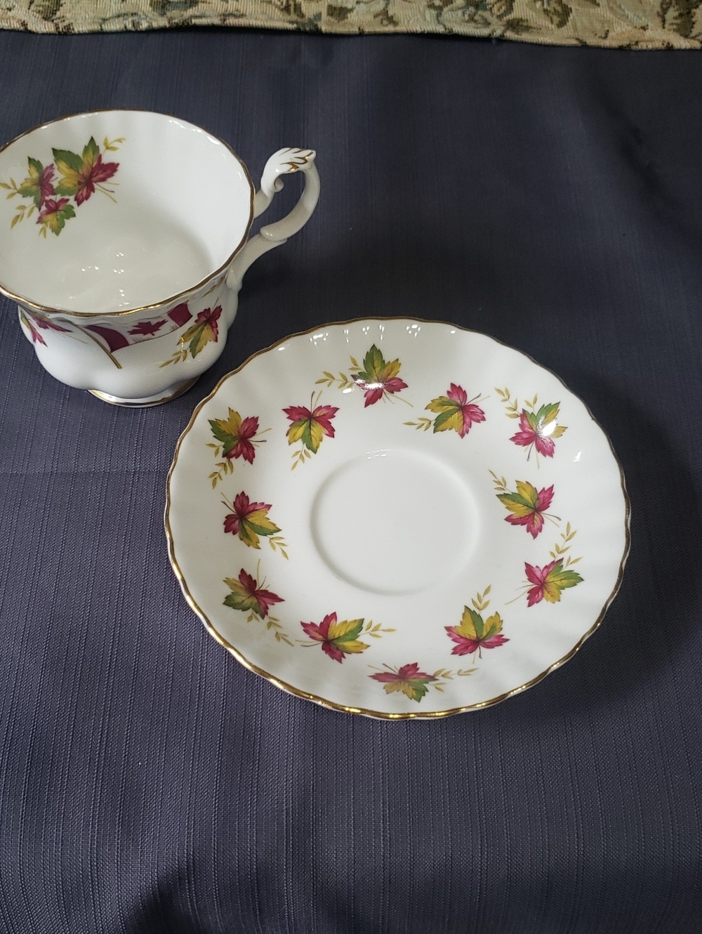 ROYAL ALBERT "FROM SEA TO SEA" CANADA FOOTED CUP & SAUCER - Picture 2 of 5